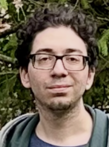 Headshot of Andreas